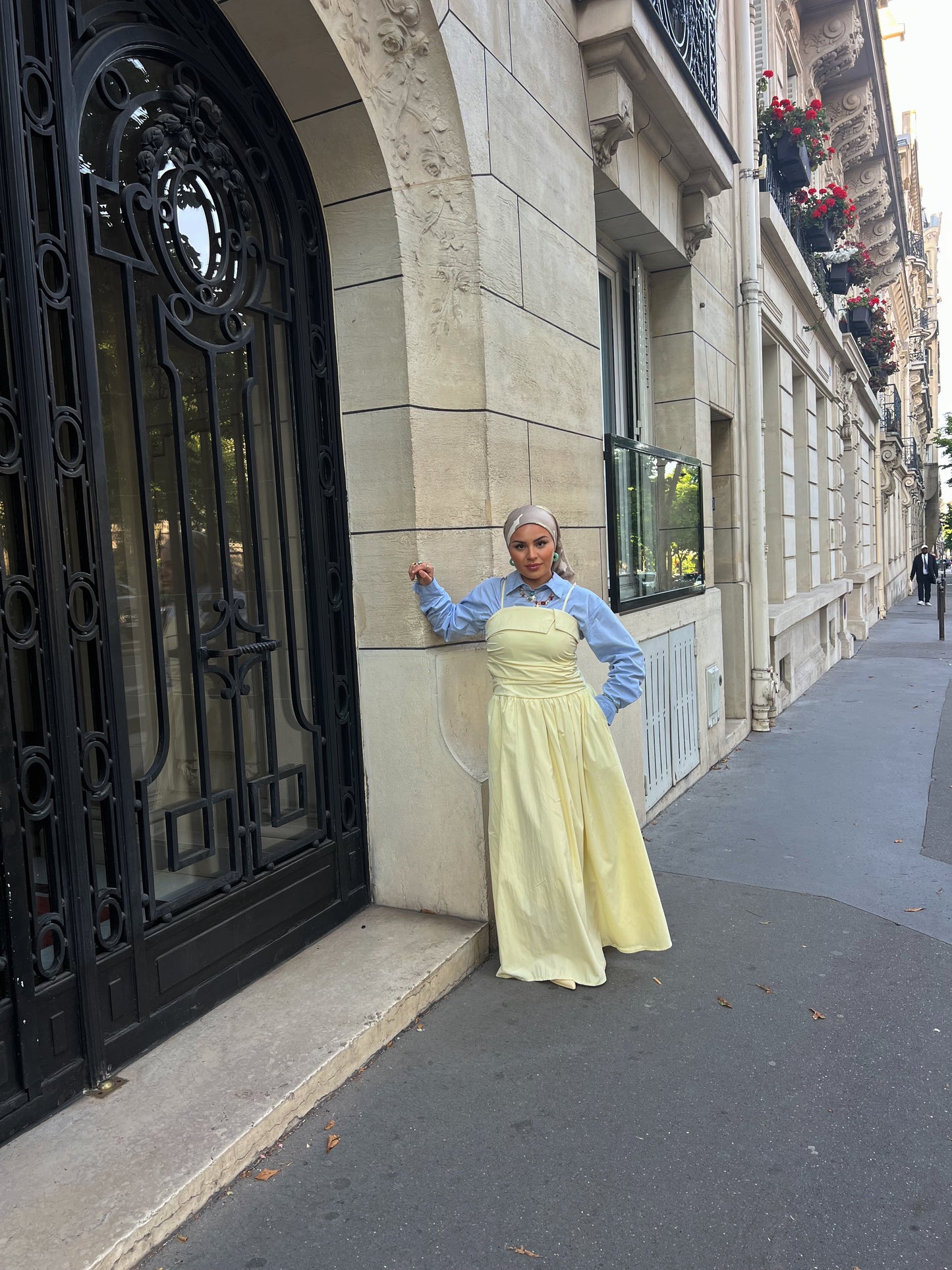 LA ROBE JAUNE