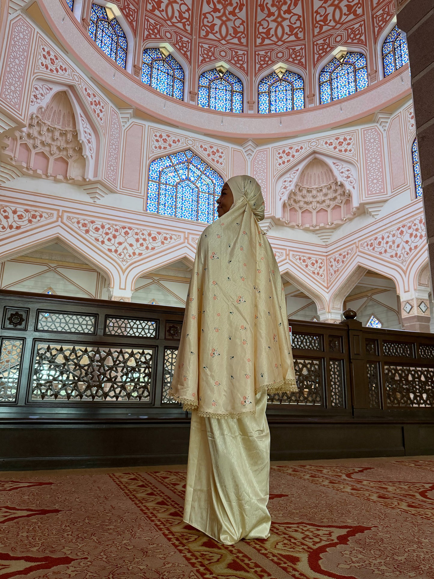 TENUE DE PRIÈRE JAUNE