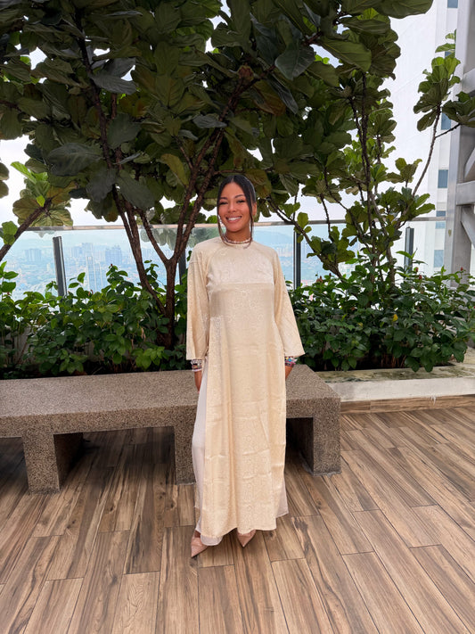 TENUE VIETNAMIENNE BEIGE