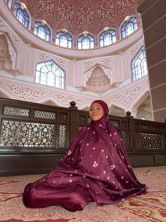 TENUE DE PRIÈRE BORDEAUX