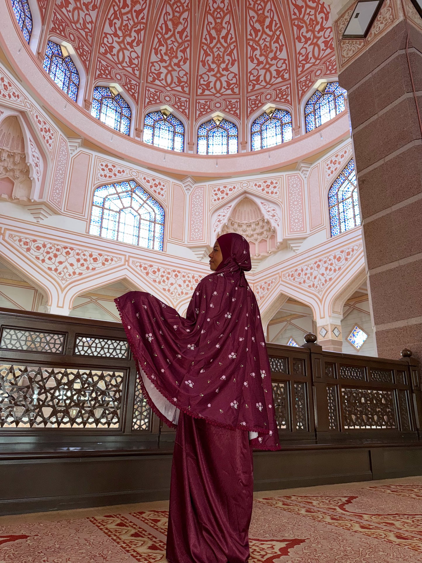 TENUE DE PRIÈRE BORDEAUX