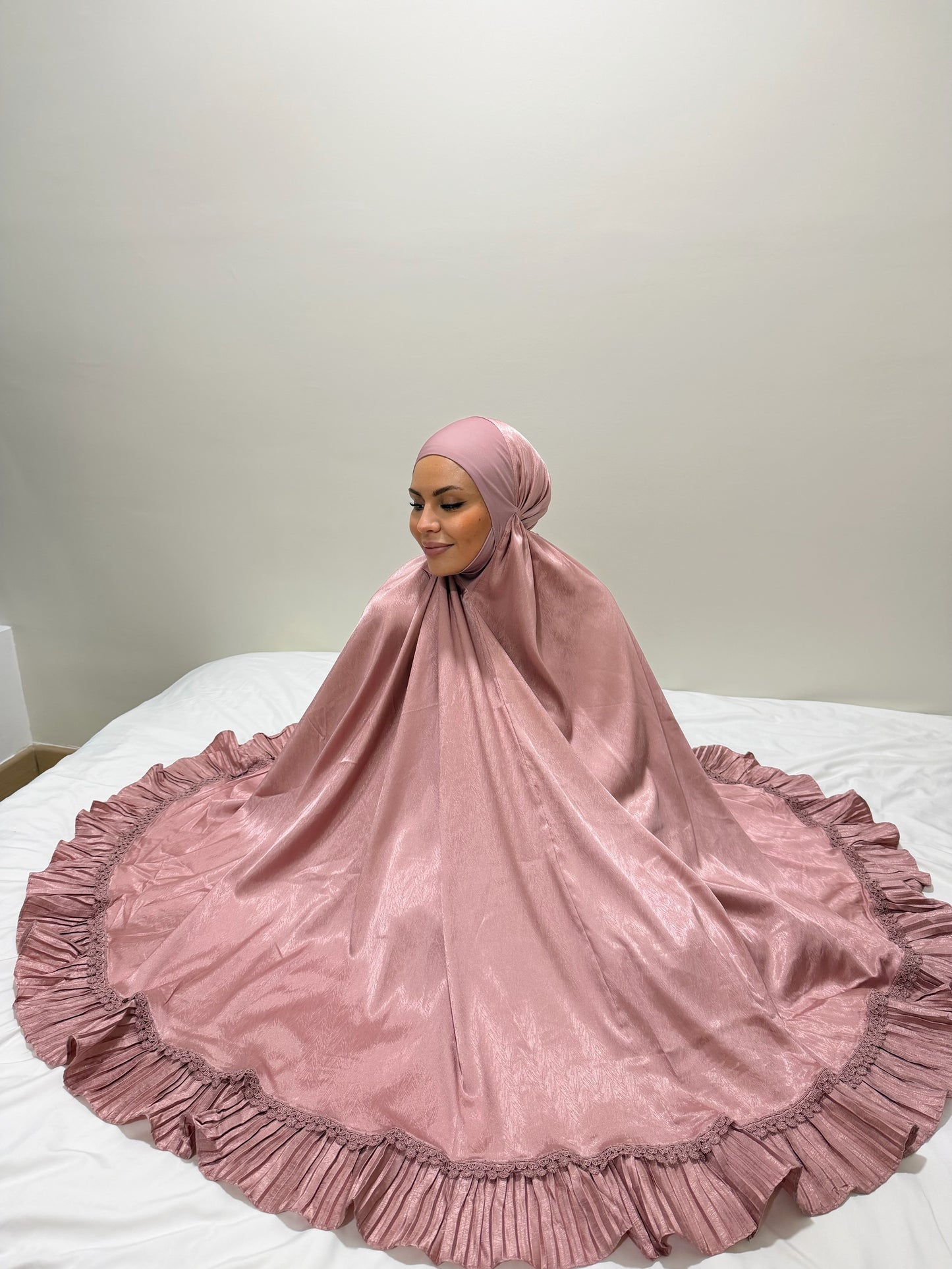 TENUE DE PRIÈRE MALAISIENNE ROSE À VOLANT
