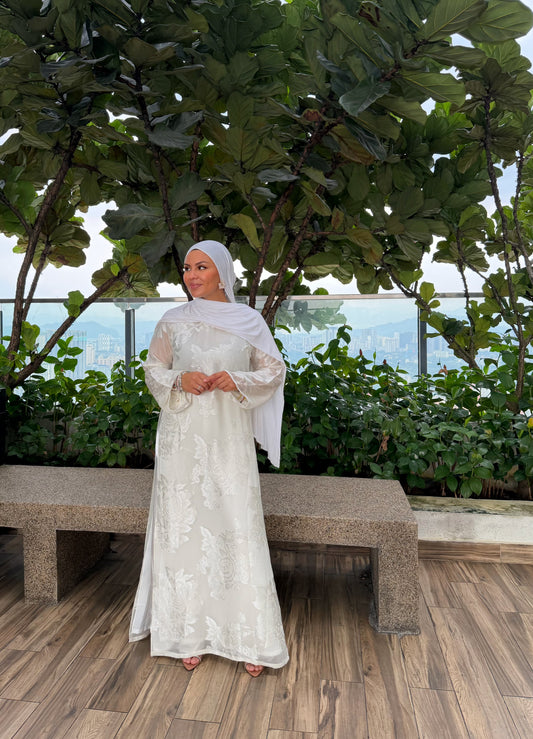 TENUE VIETNAMIENNE NOBLE BLANCHE