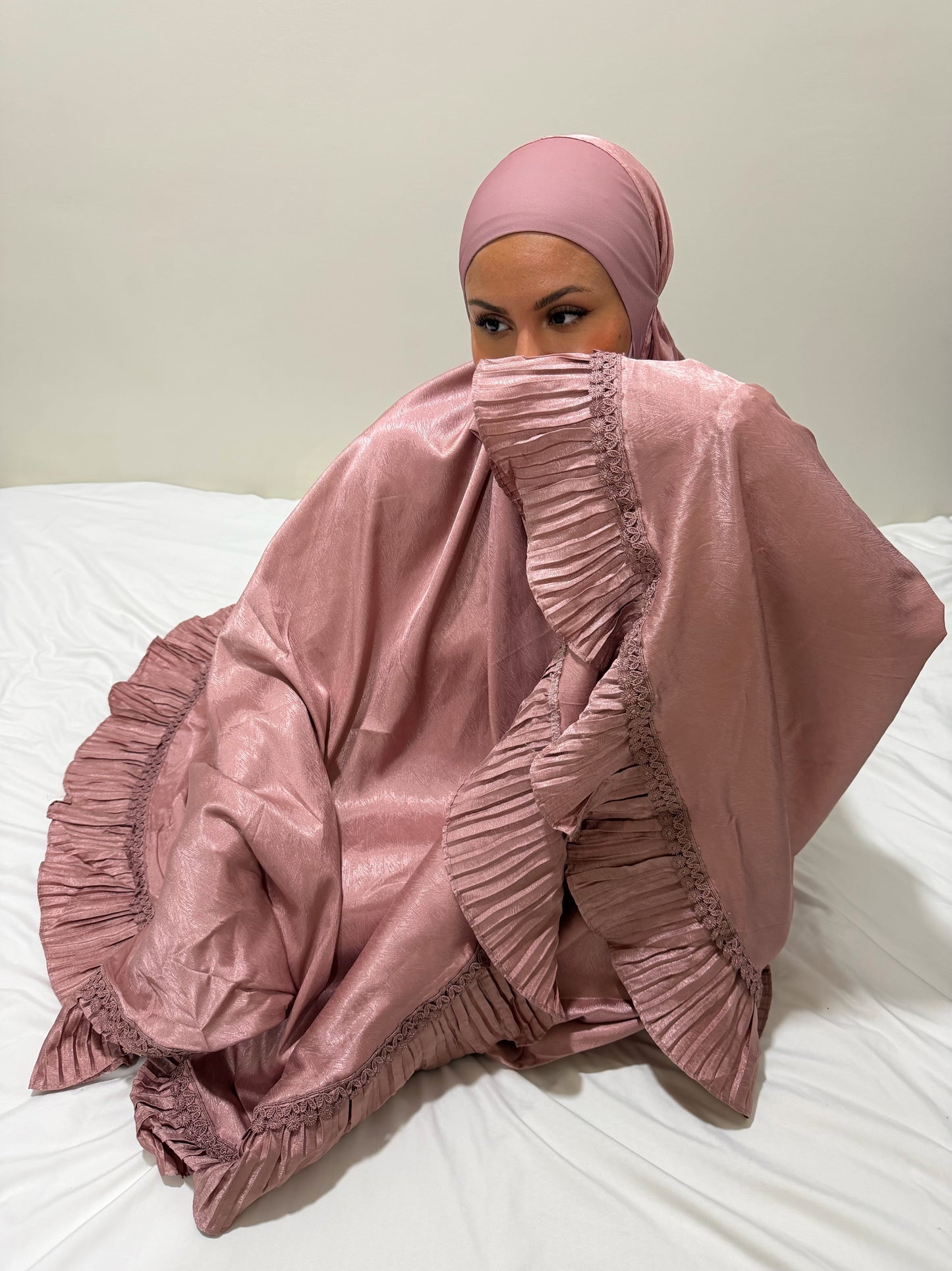 TENUE DE PRIÈRE MALAISIENNE ROSE À VOLANT
